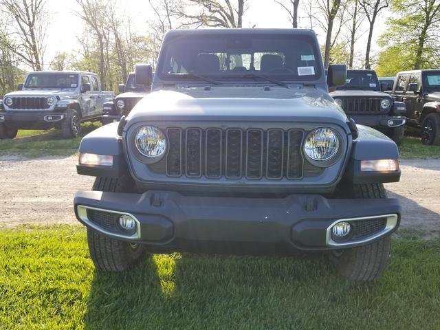 new 2024 Jeep Gladiator car, priced at $44,109