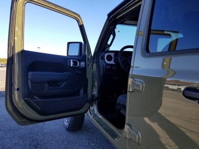 new 2025 Jeep Wrangler car, priced at $44,840