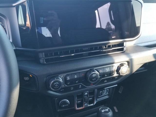 new 2025 Jeep Wrangler car, priced at $44,840