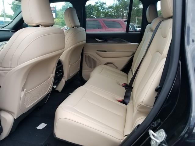 new 2025 Jeep Grand Cherokee car, priced at $42,127