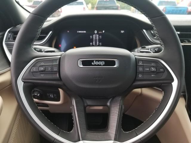 new 2025 Jeep Grand Cherokee car, priced at $42,127