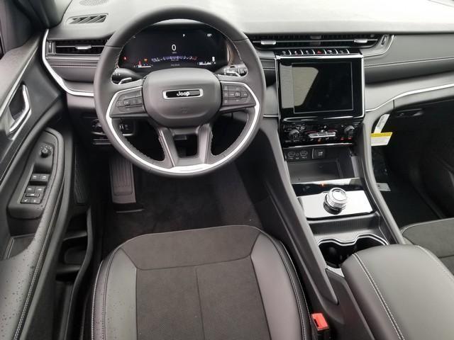 new 2025 Jeep Grand Cherokee car, priced at $45,730