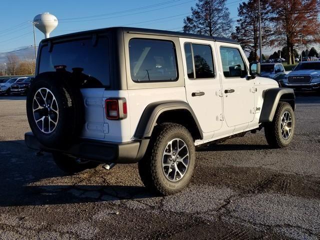 new 2025 Jeep Wrangler car, priced at $42,571