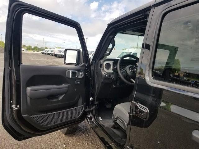 new 2025 Jeep Gladiator car, priced at $39,686
