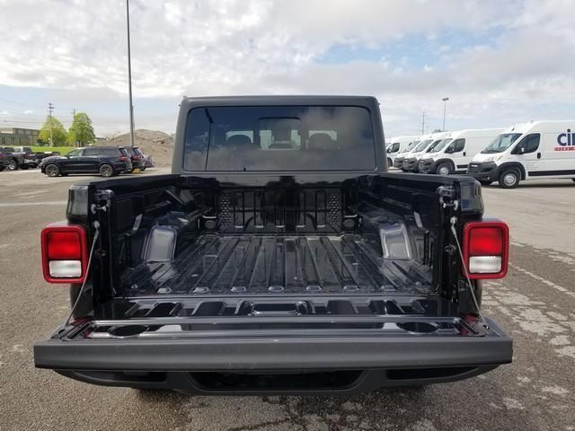 new 2025 Jeep Gladiator car, priced at $43,973