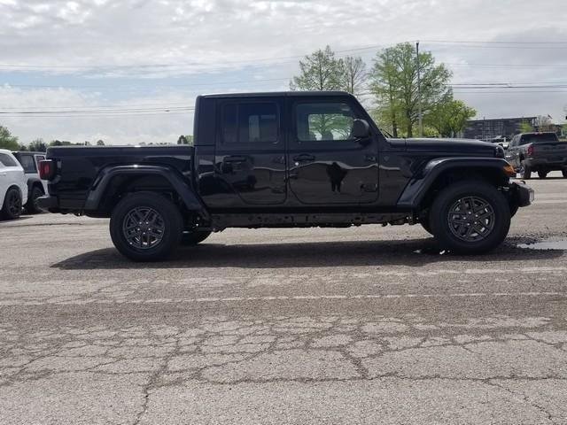new 2025 Jeep Gladiator car, priced at $43,973