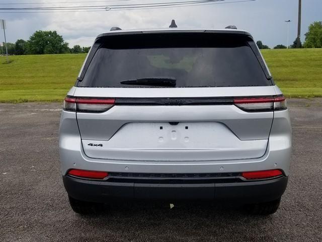 new 2025 Jeep Grand Cherokee car, priced at $41,210
