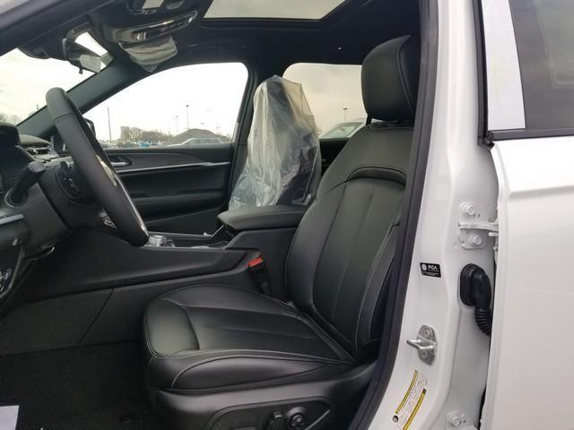 new 2025 Jeep Grand Cherokee car, priced at $42,847
