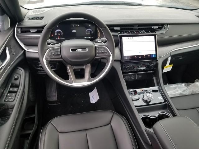 new 2025 Jeep Grand Cherokee car, priced at $42,847