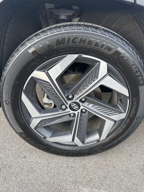 used 2024 Hyundai TUCSON Hybrid car, priced at $27,784