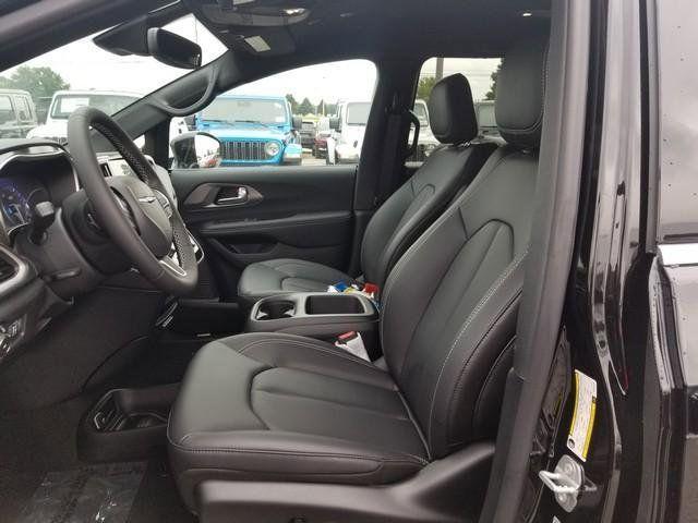 new 2026 Chrysler Pacifica car, priced at $37,300