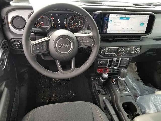 new 2025 Jeep Wrangler car, priced at $48,075