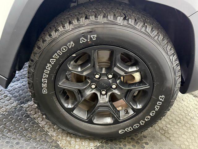 used 2022 Jeep Cherokee car, priced at $27,689