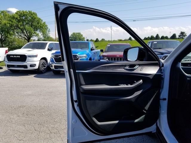 new 2024 Jeep Grand Cherokee L car, priced at $41,910