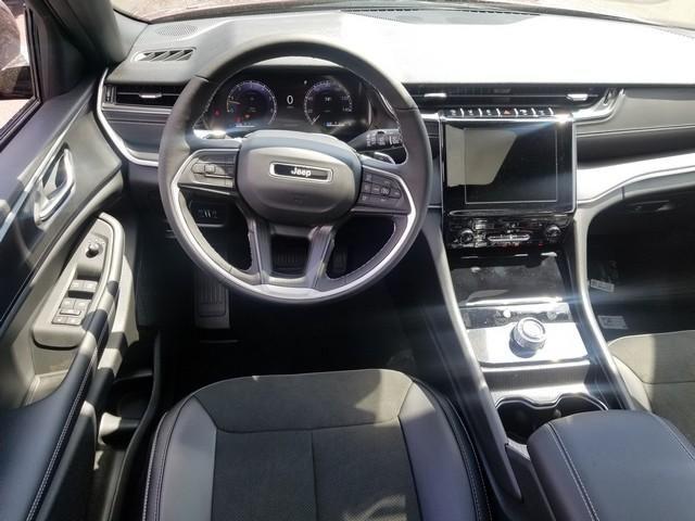 new 2025 Jeep Grand Cherokee L car, priced at $43,072