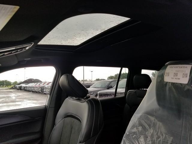 new 2025 Jeep Grand Cherokee L car, priced at $42,477