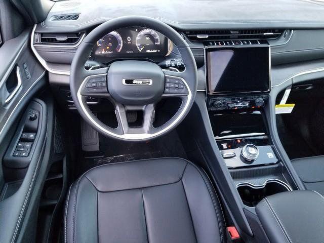 new 2025 Jeep Grand Cherokee car, priced at $46,293