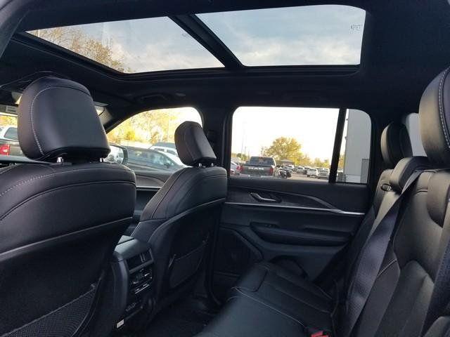 new 2025 Jeep Grand Cherokee car, priced at $46,293