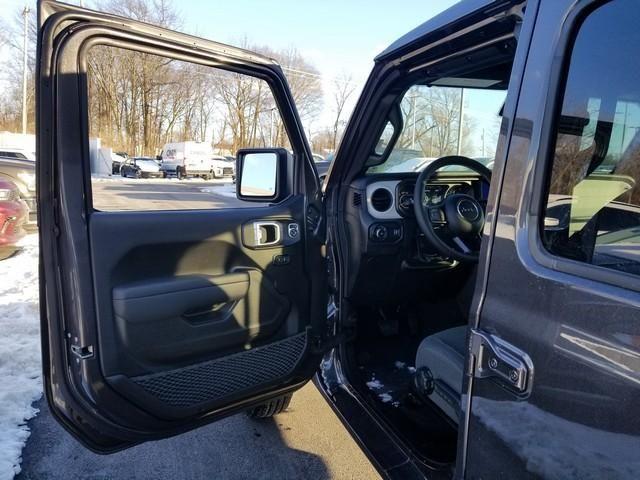new 2025 Jeep Wrangler car, priced at $44,619