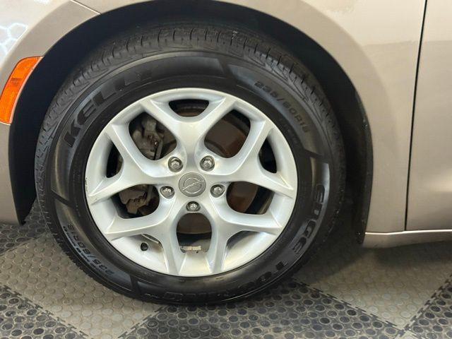 used 2018 Chrysler Pacifica car, priced at $16,284