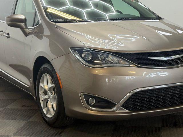 used 2018 Chrysler Pacifica car, priced at $16,284