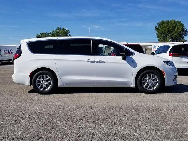 new 2026 Chrysler Pacifica car, priced at $39,535