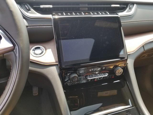 new 2025 Jeep Grand Cherokee car, priced at $58,050