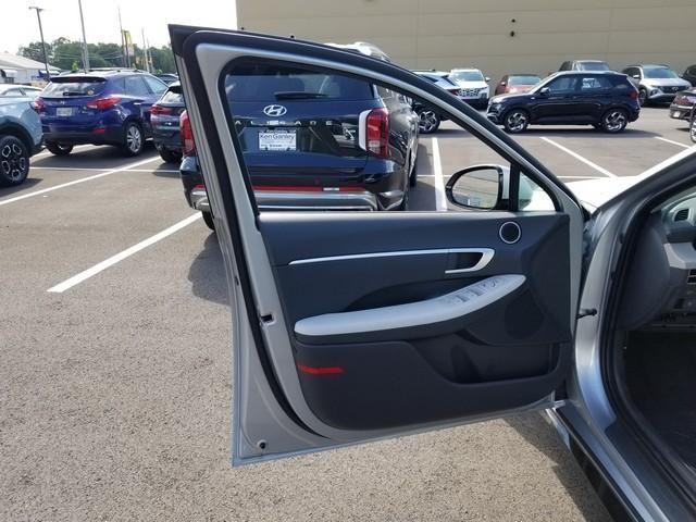 new 2024 Hyundai Sonata Hybrid car, priced at $30,176