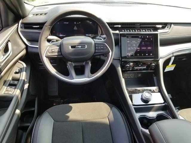 new 2025 Jeep Grand Cherokee car, priced at $43,241