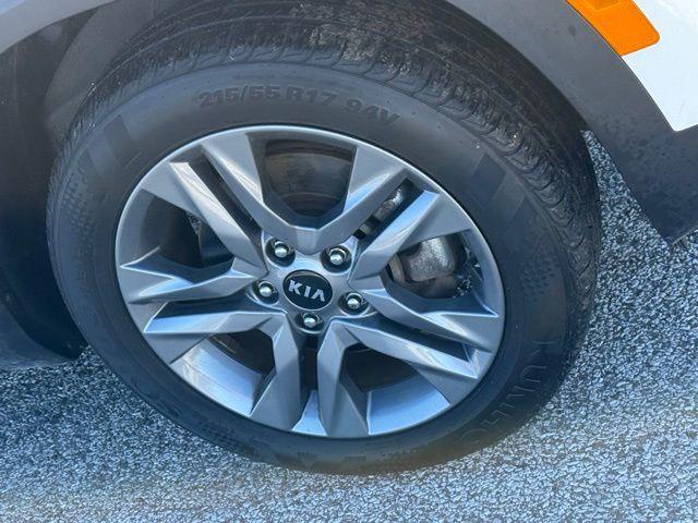 used 2021 Kia Seltos car, priced at $17,284