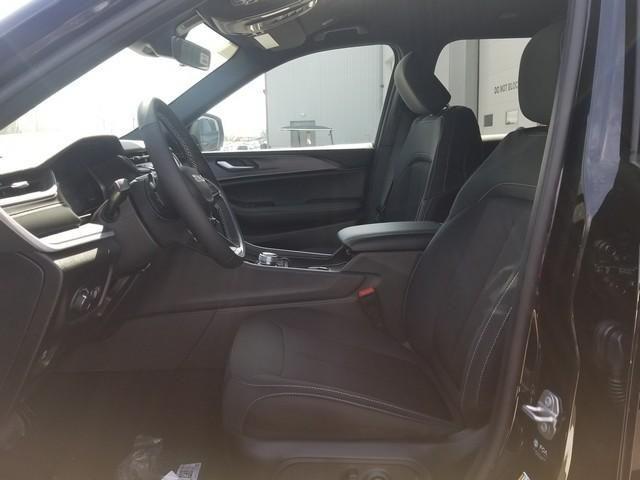 new 2025 Jeep Grand Cherokee L car, priced at $39,915