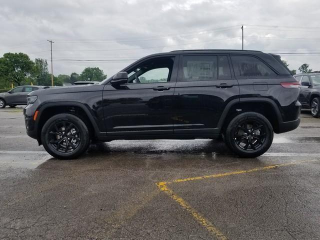 new 2025 Jeep Grand Cherokee car, priced at $41,210