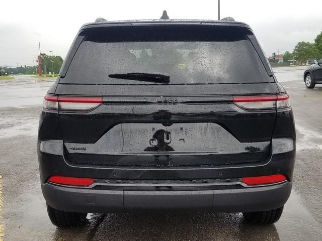 new 2025 Jeep Grand Cherokee car, priced at $41,210