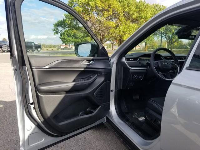 new 2025 Jeep Grand Cherokee L car, priced at $41,141