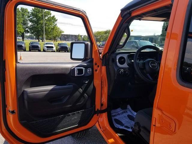 new 2025 Jeep Wrangler car, priced at $46,645