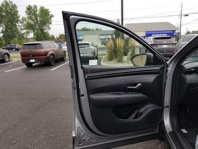 new 2024 Hyundai TUCSON Hybrid car, priced at $33,927