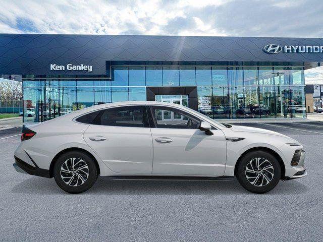 new 2026 Hyundai Sonata Hybrid car, priced at $30,440