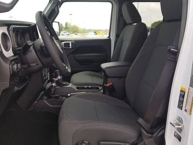 new 2025 Jeep Gladiator car, priced at $37,989