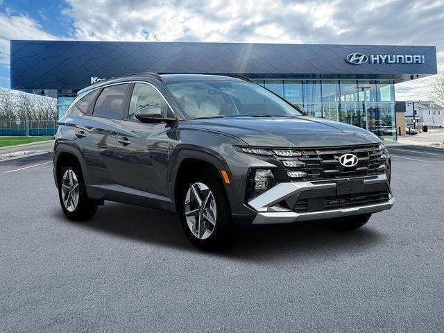 new 2025 Hyundai TUCSON Hybrid car, priced at $33,321