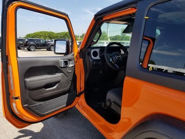 new 2025 Jeep Wrangler car, priced at $41,300