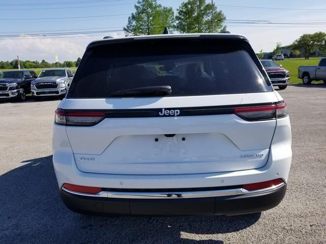 new 2024 Jeep Grand Cherokee car, priced at $35,989