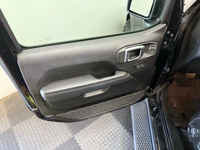 used 2022 Jeep Gladiator car, priced at $29,319