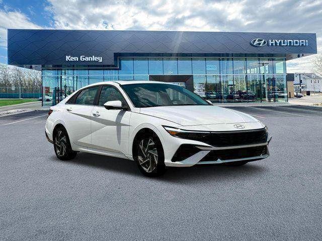 new 2025 Hyundai Elantra car, priced at $26,643