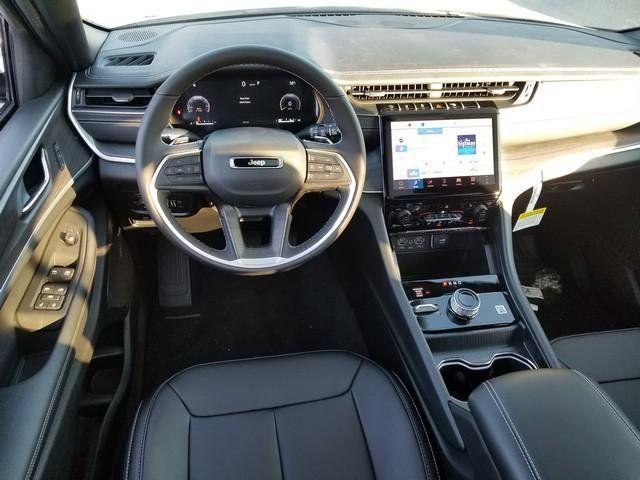 new 2025 Jeep Grand Cherokee car, priced at $46,168