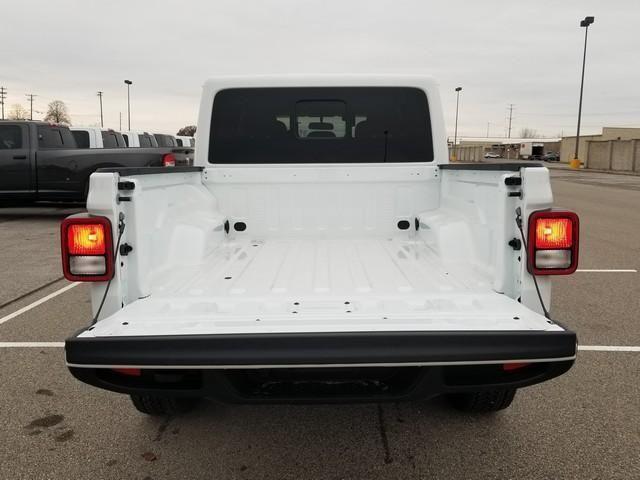 new 2025 Jeep Gladiator car, priced at $37,186