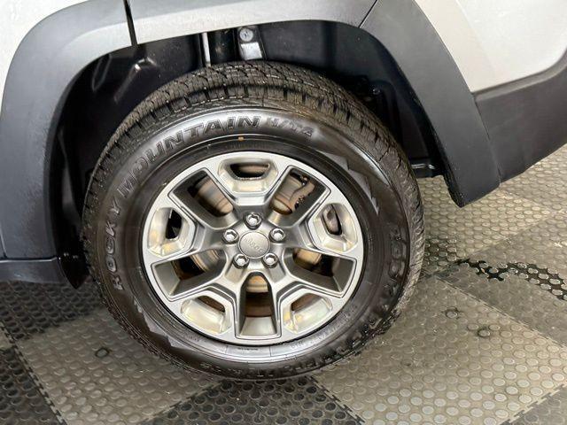 used 2019 Jeep Cherokee car, priced at $17,379