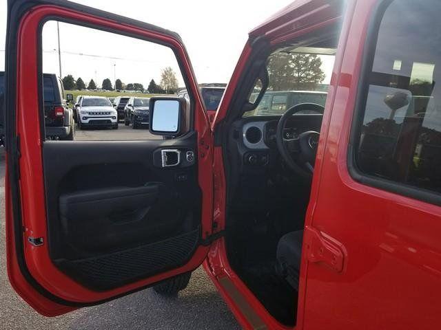 new 2026 Jeep Wrangler car, priced at $51,625