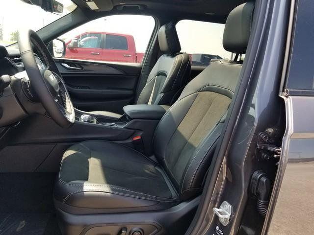 new 2025 Jeep Grand Cherokee L car, priced at $42,641