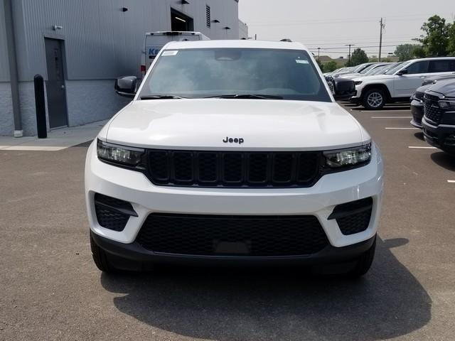 new 2025 Jeep Grand Cherokee car, priced at $40,615