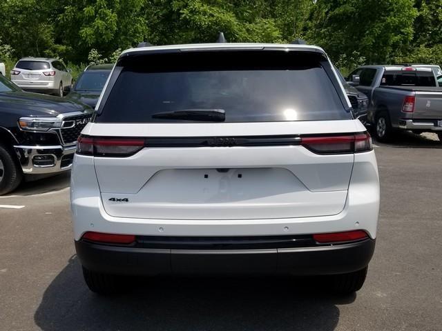 new 2025 Jeep Grand Cherokee car, priced at $40,615
